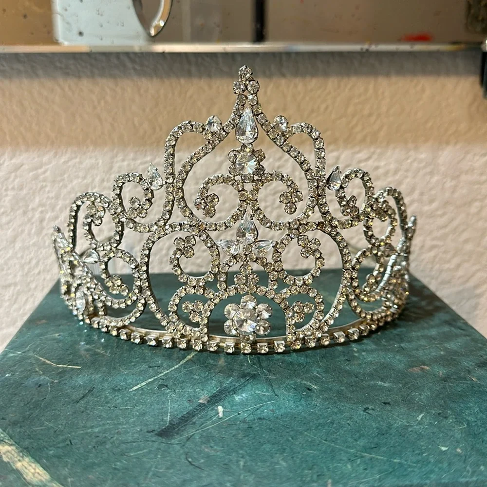 Vintage Rhinestone Tiara Silver Bridal Crown Pageant Prom Costume - Picture 1 of 9